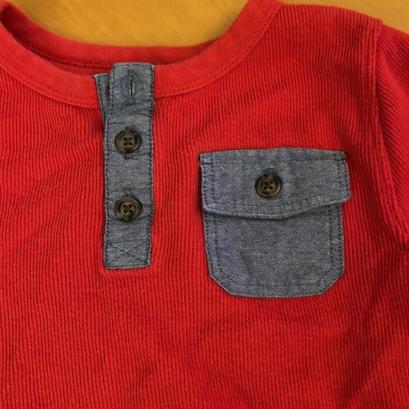 Old Navy long sleeve top in size 3T - Picture 2 of 4